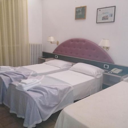 Villa Dei Romanzi Tortoreto Bagian luar foto