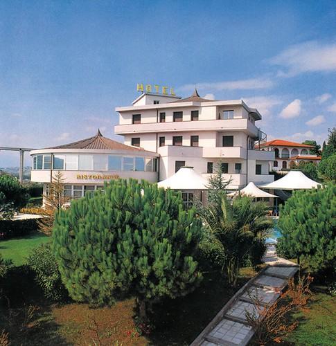 Villa Dei Romanzi Tortoreto Bagian luar foto